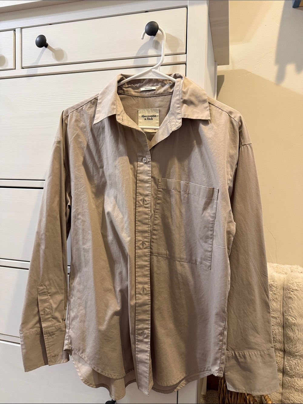 Abercrombie & Fitch Women’s OversizedLong-Sleeve Button-Up Shirt in Beige
